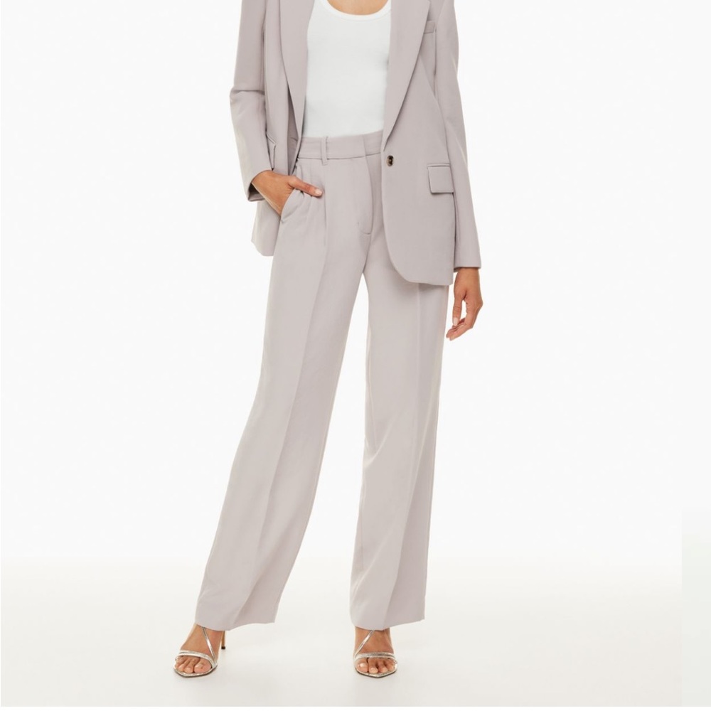Aritzia effortless pants size 4 in Ashen